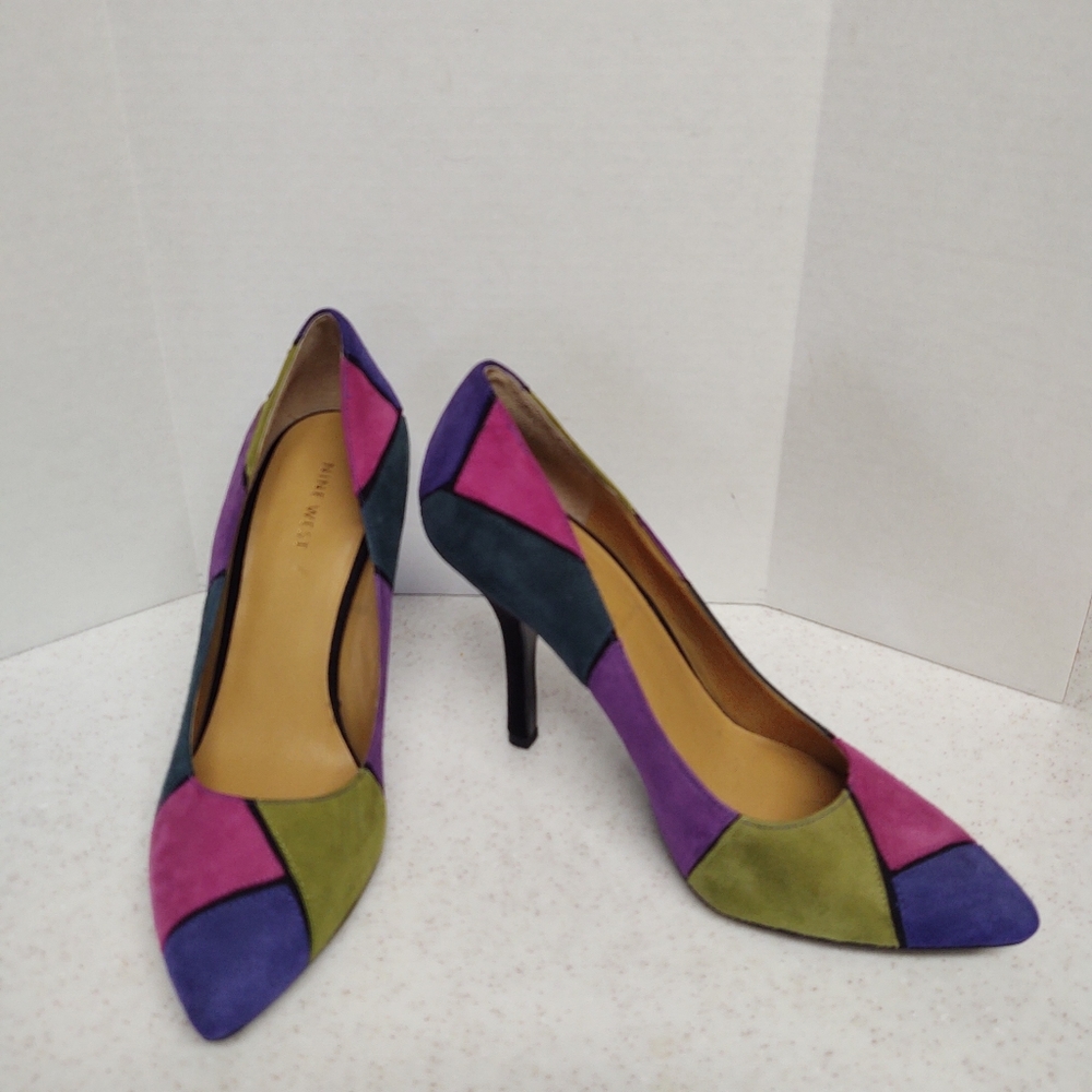 NINE WEST HEELS 👠 POSH HOST PICK.  Beautiful suede leather heels , 9.  Final